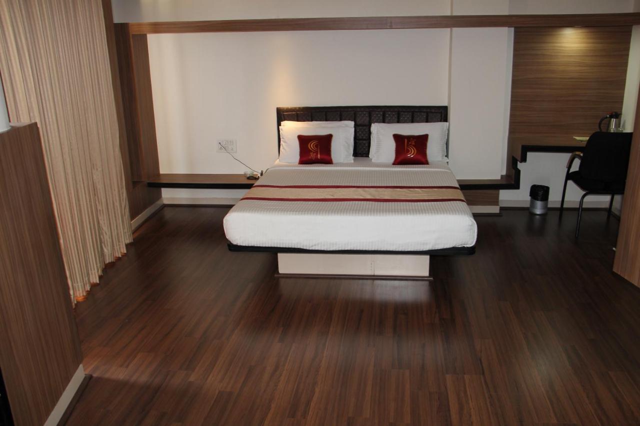 Hotel Grand Bee Bangalore Luaran gambar