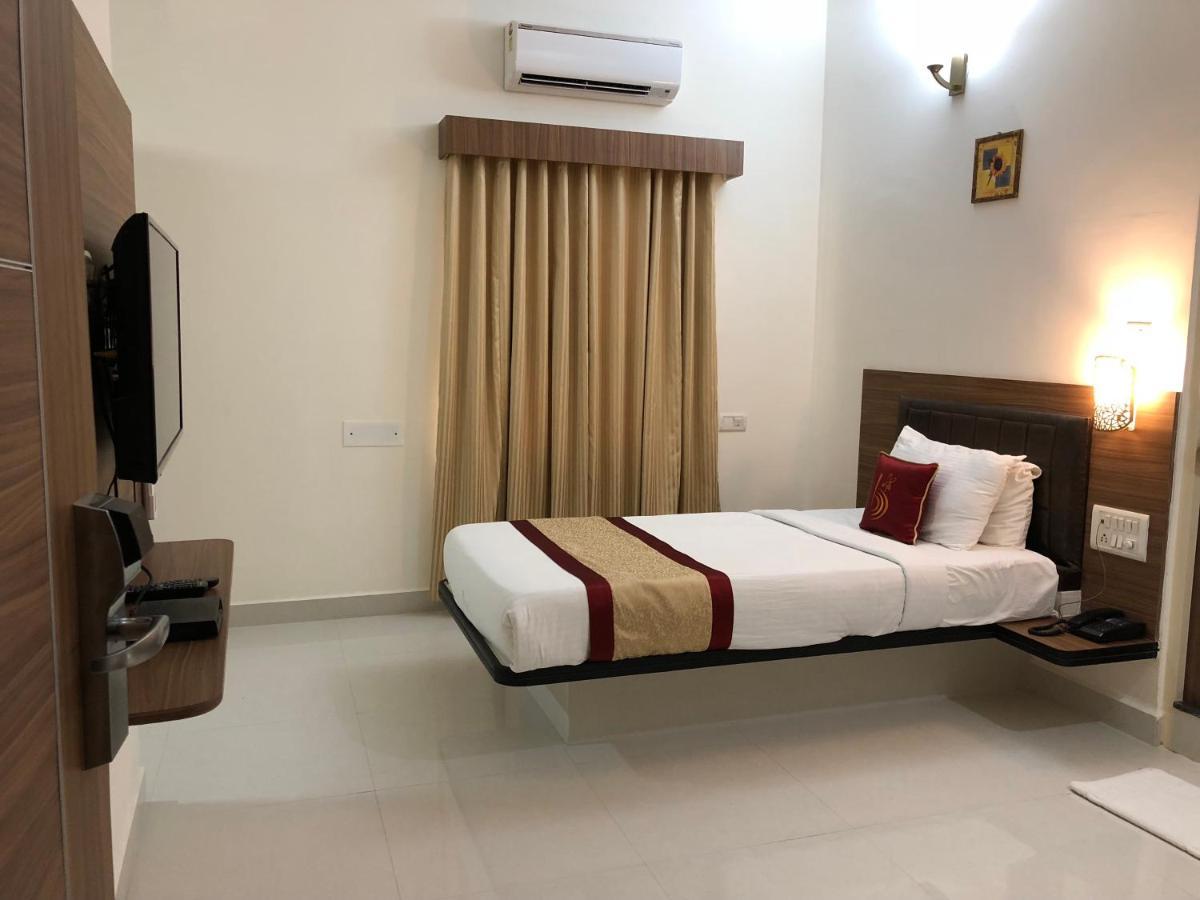 Hotel Grand Bee Bangalore Luaran gambar