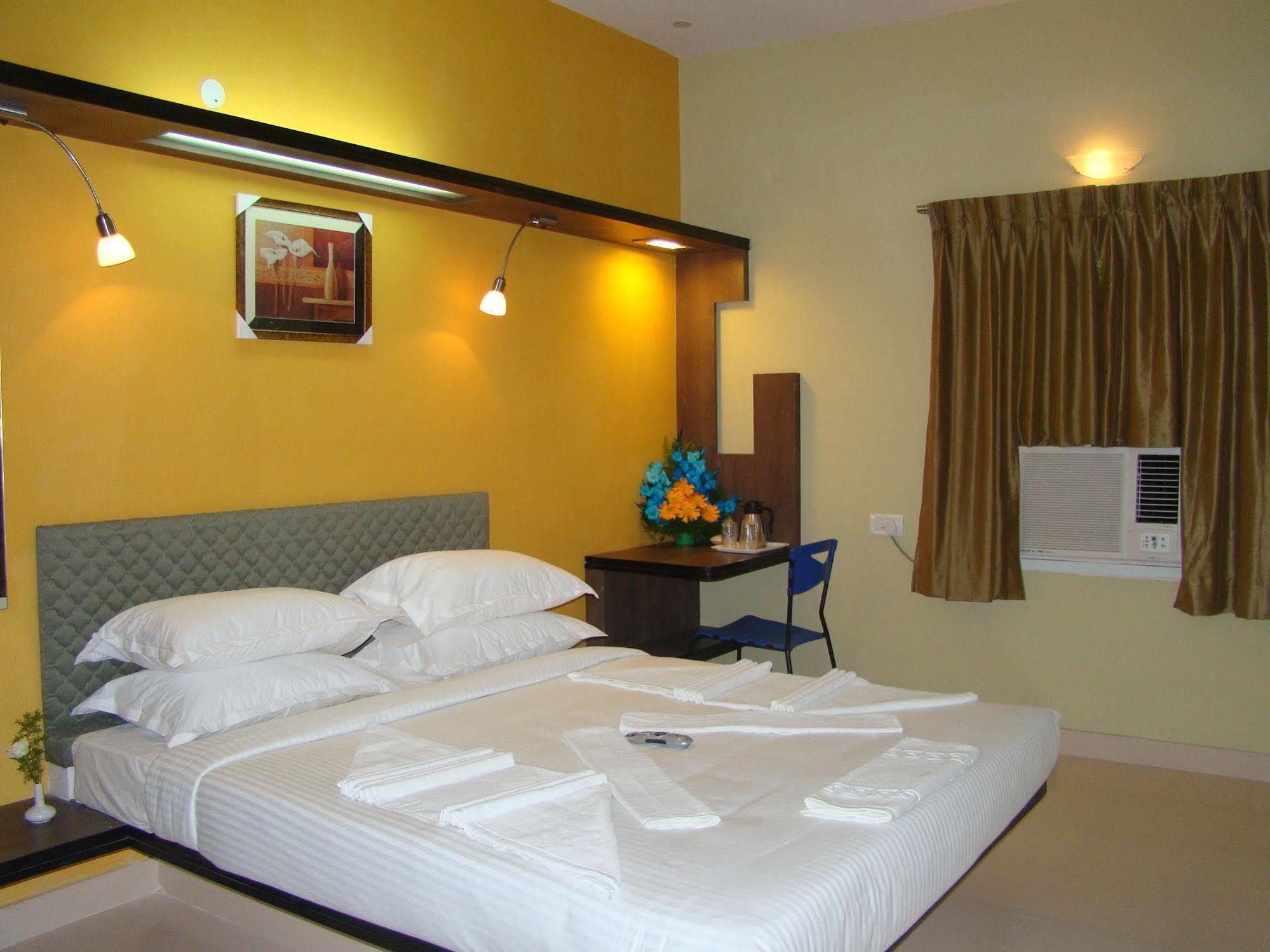 Hotel Grand Bee Bangalore Luaran gambar
