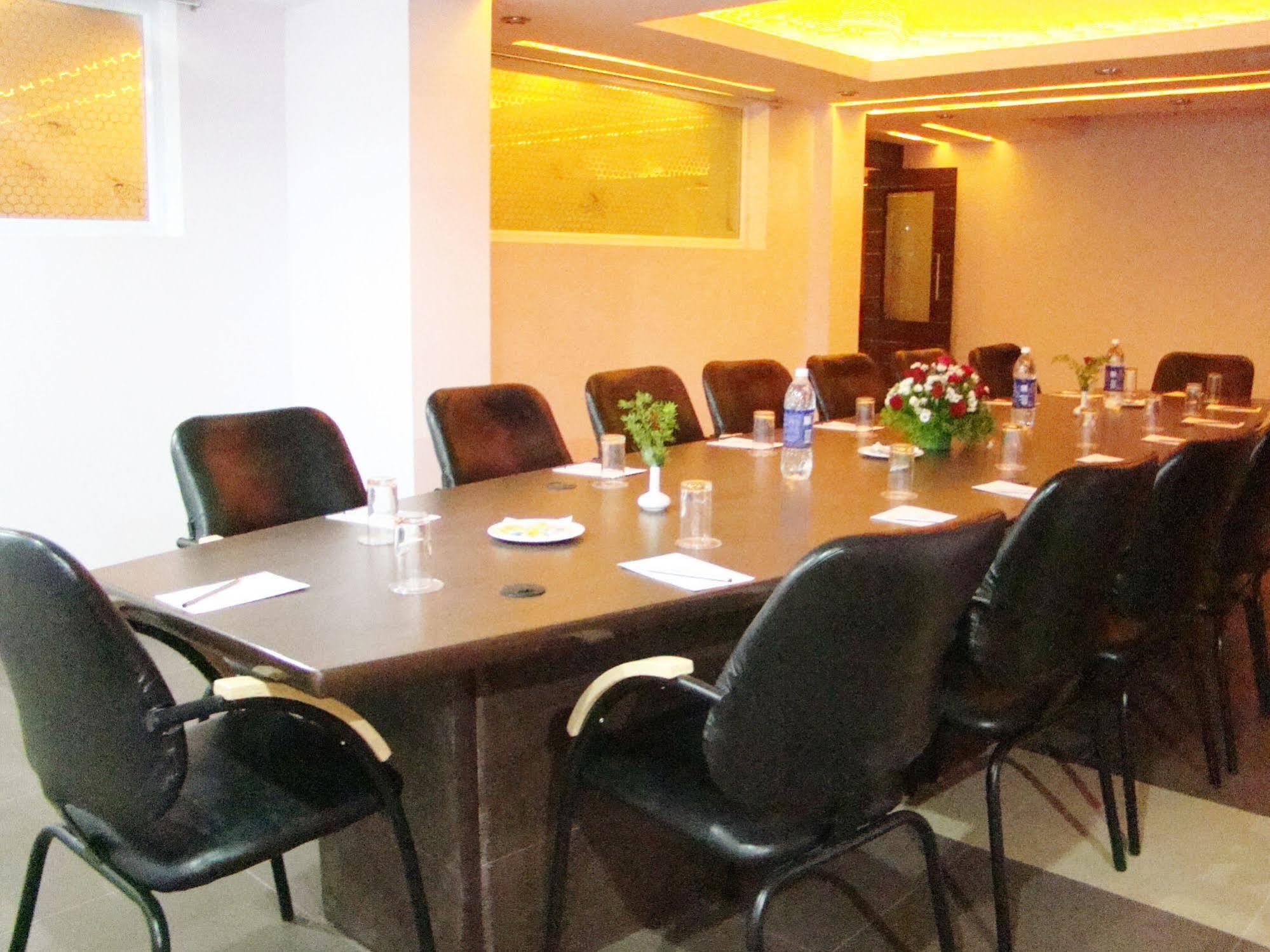 Hotel Grand Bee Bangalore Luaran gambar