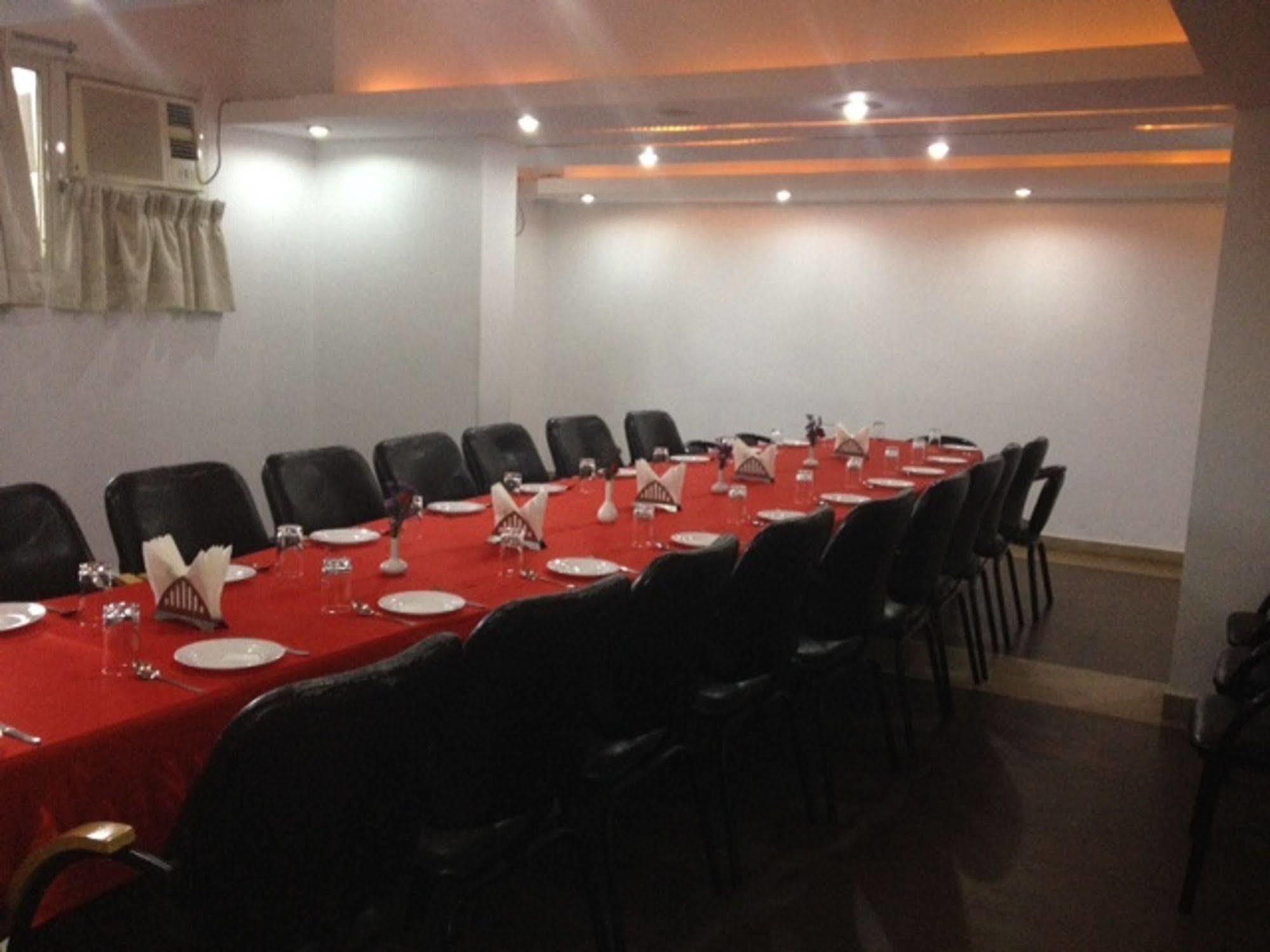 Hotel Grand Bee Bangalore Luaran gambar