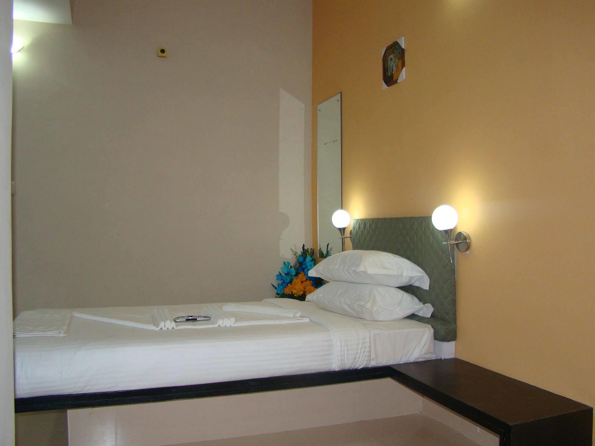 Hotel Grand Bee Bangalore Luaran gambar