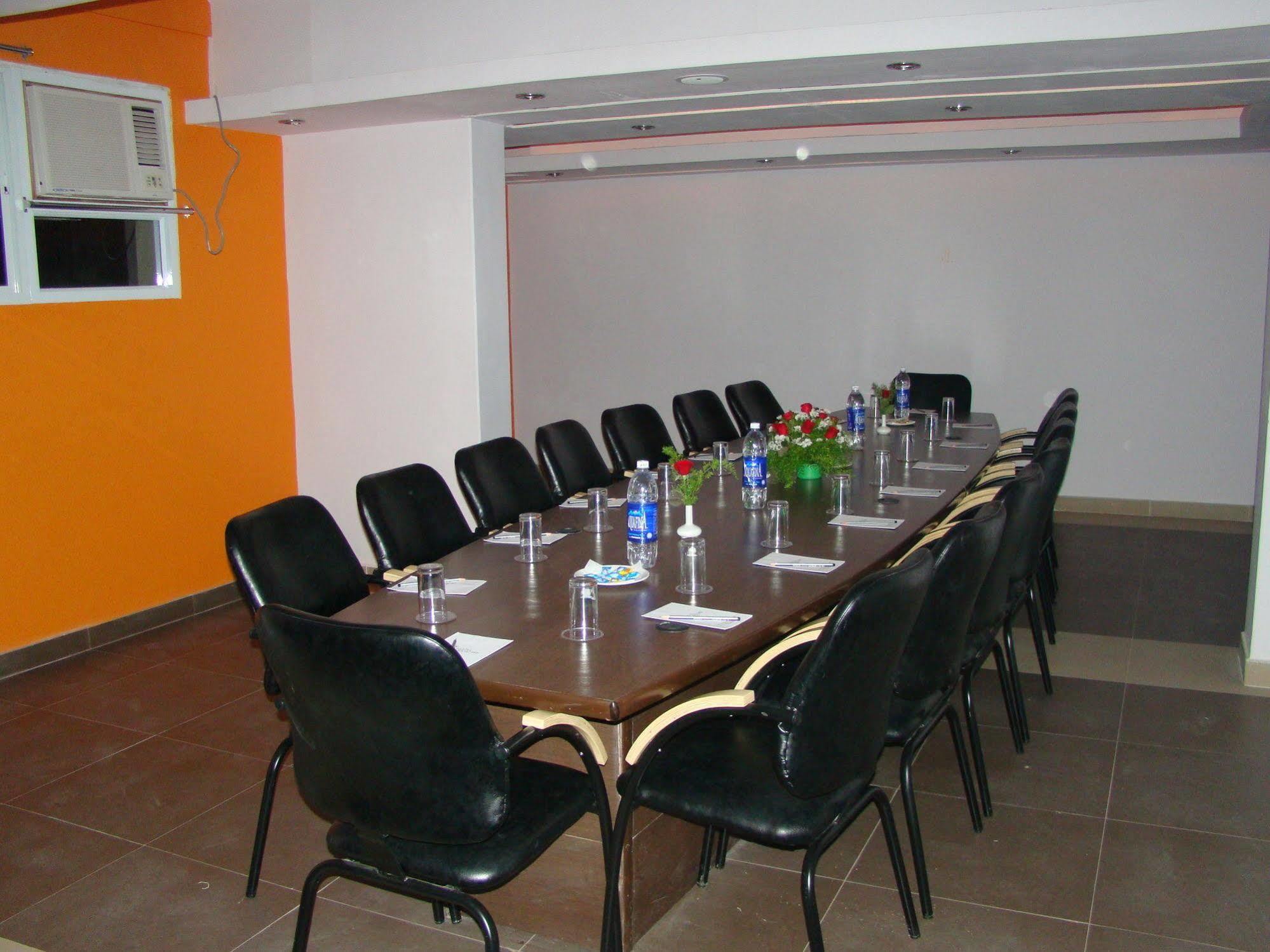 Hotel Grand Bee Bangalore Luaran gambar