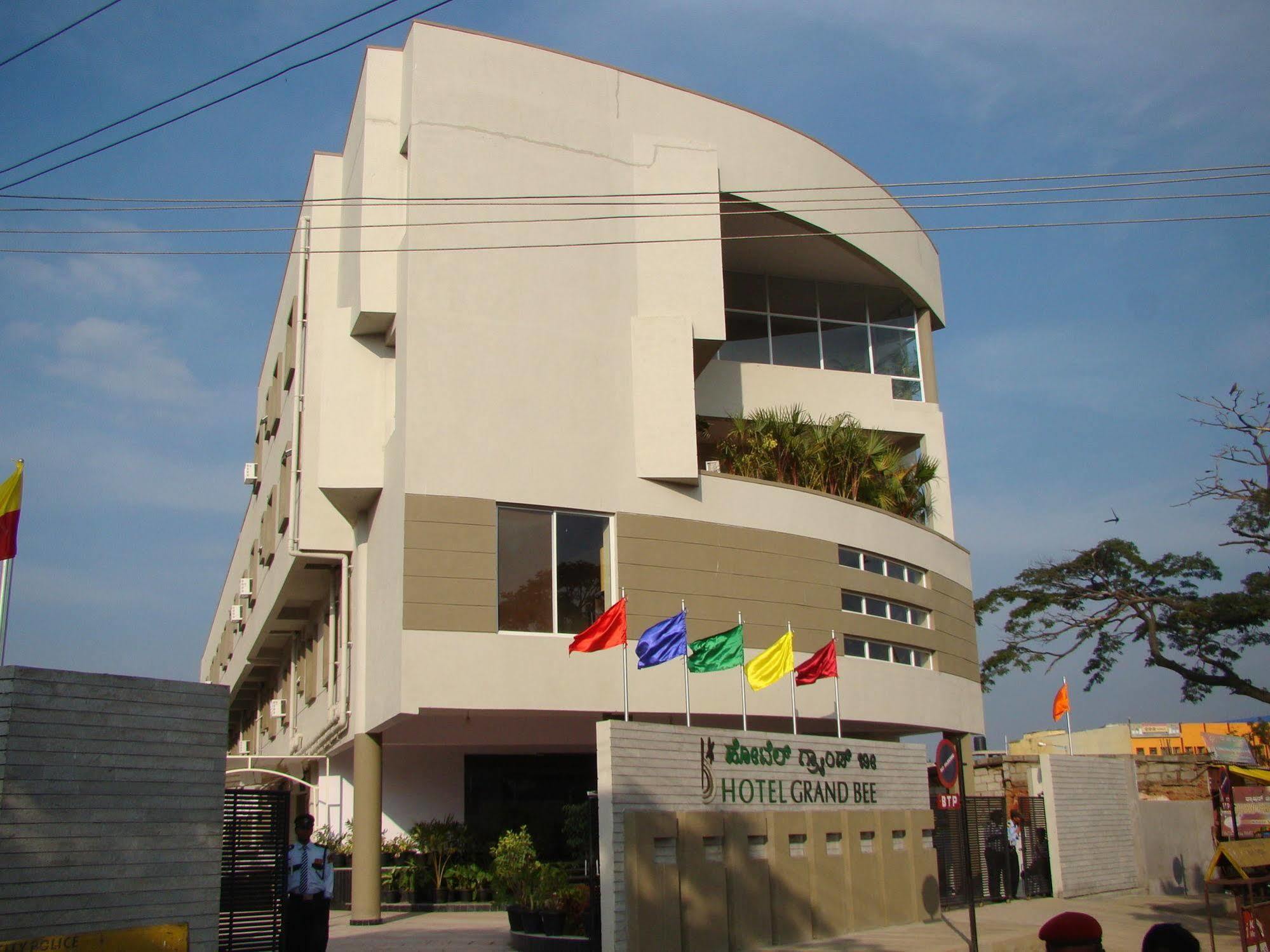 Hotel Grand Bee Bangalore Luaran gambar