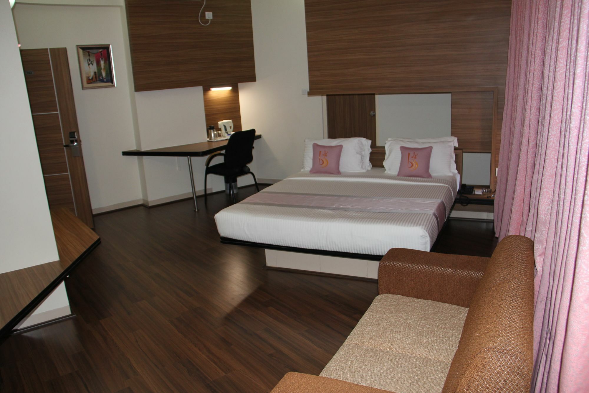 Hotel Grand Bee Bangalore Luaran gambar